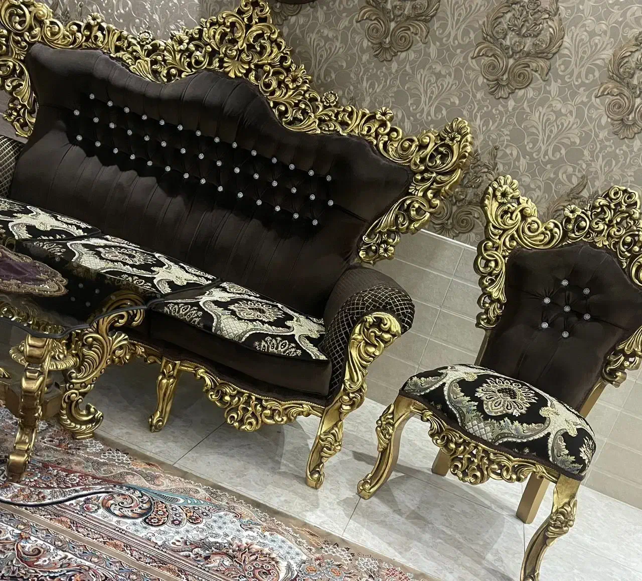 مبل سلطنتی|مبلمان خانگی و میز عسلی|شهریار, کرد امیر|دیوار