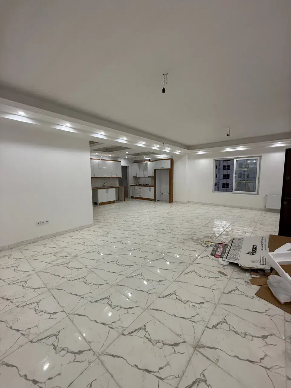 واحد ۱۳۵متر/فول تجهیز/نورگیر/نوساز جمهــوری|فروش آپارتمان|تنکابن, |دیوار