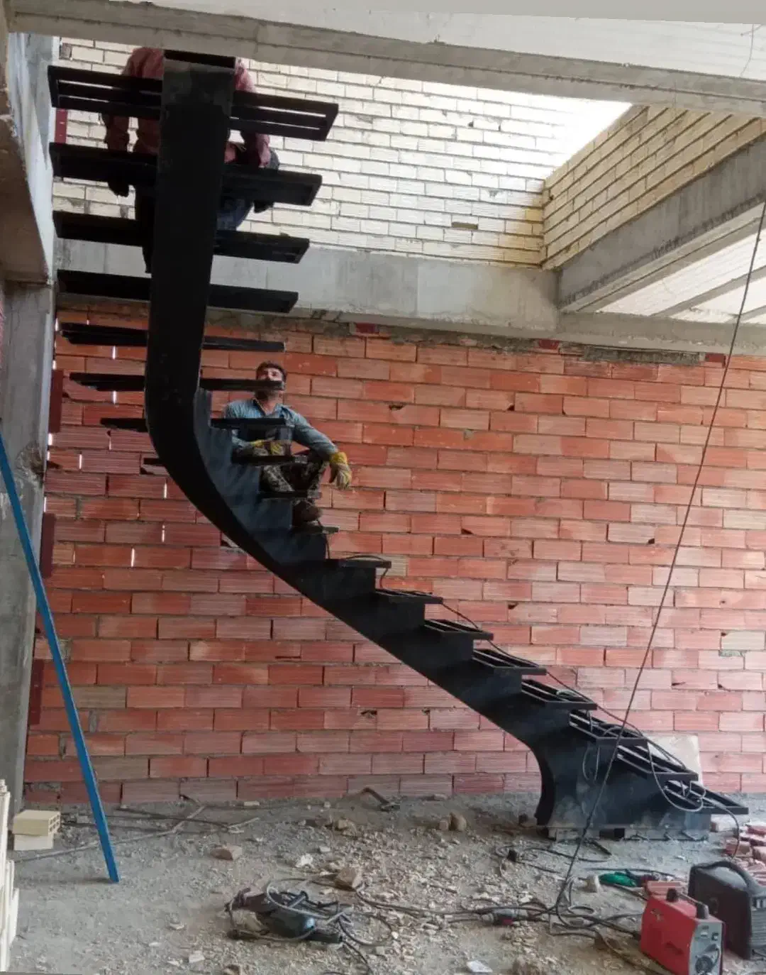 پله گرد پله دکوراتیو پله آهنی پله فلزی پله تک شاسی|مصالح و تجهیزات ساختمان|مشهد, گرجی علیا|دیوار