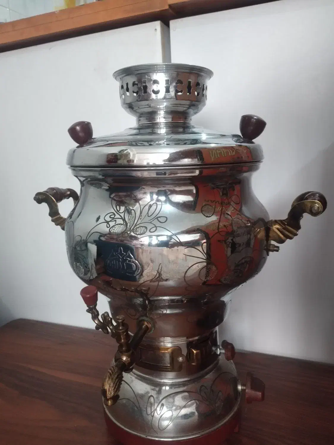 سماور گازی|سماور، چای‌ساز، قهوه‌ساز|رشت, پیرکلاچای|دیوار