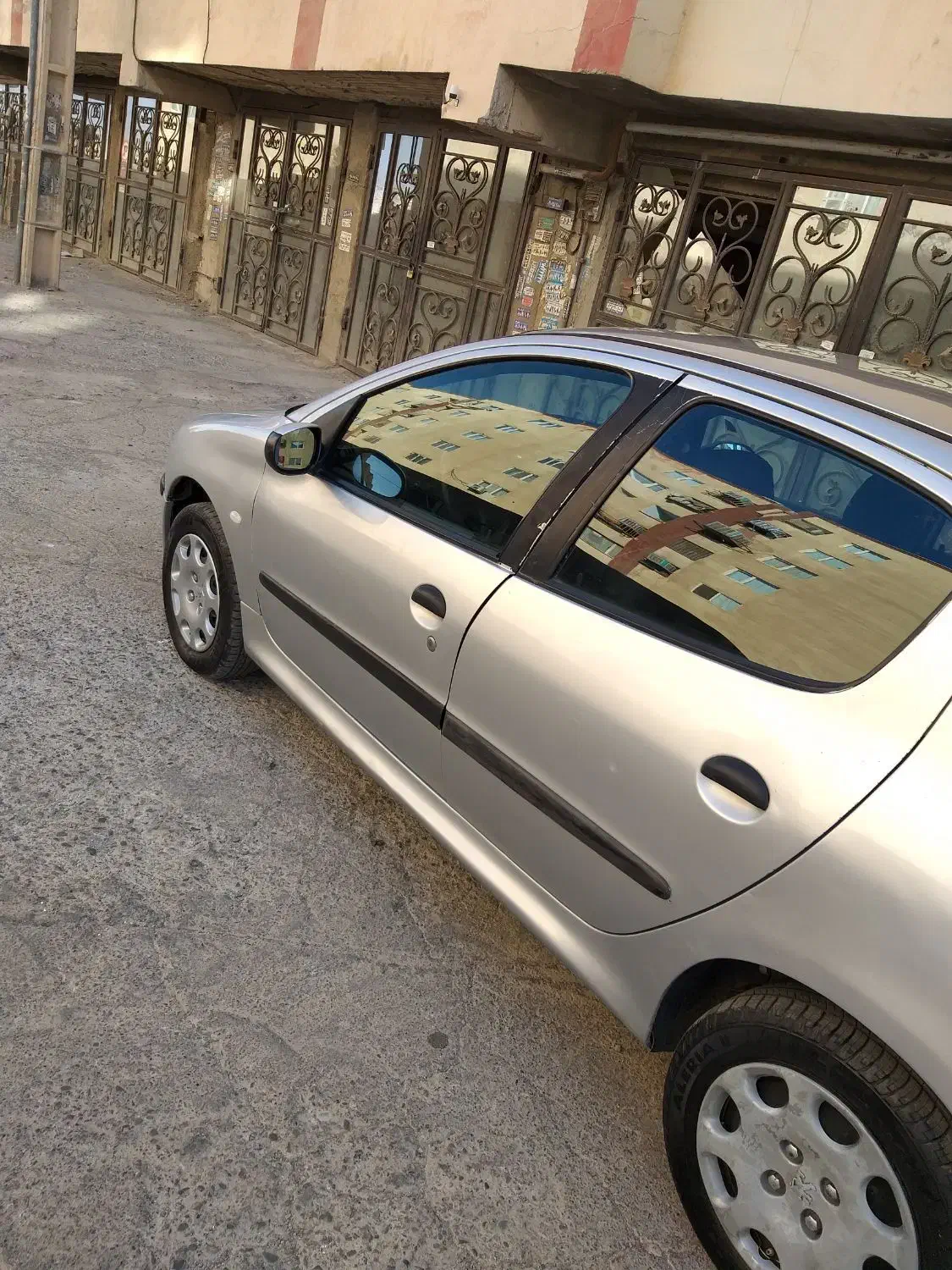 پژو ۲۰۶ مدل ۸۵ نقره ای متالیک|خودرو سواری و وانت|رباطکریم, مسکن مهر آبشناسان|دیوار