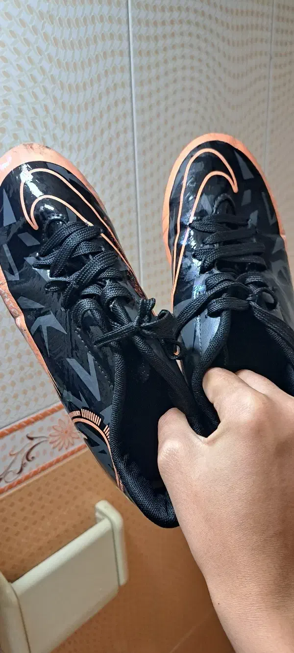 کفش استوک چمن|کیف، کفش، کمربند|الشتر, |دیوار