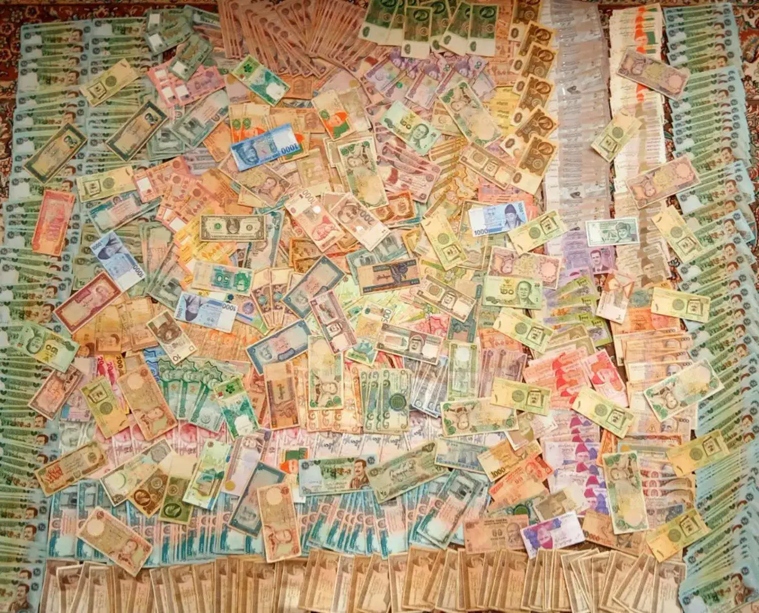 دنیای مجموعه داری|کلکسیون سکه، تمبر، اسکناس|رشت, بازار|دیوار