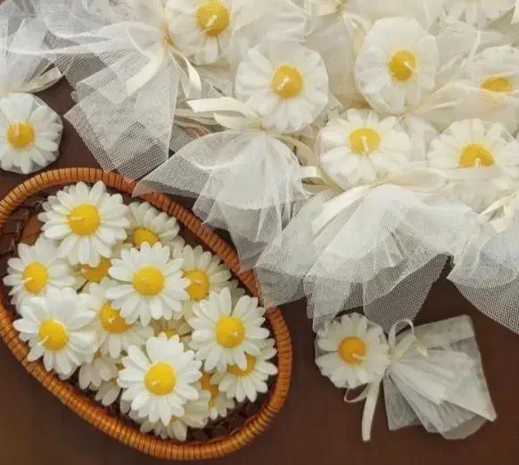شمع دستساز گل مارگاریت بابونه گیفت عروس|صنایع دستی و سایر لوازم تزئینی|شیراز, قدوسی شرقی|دیوار