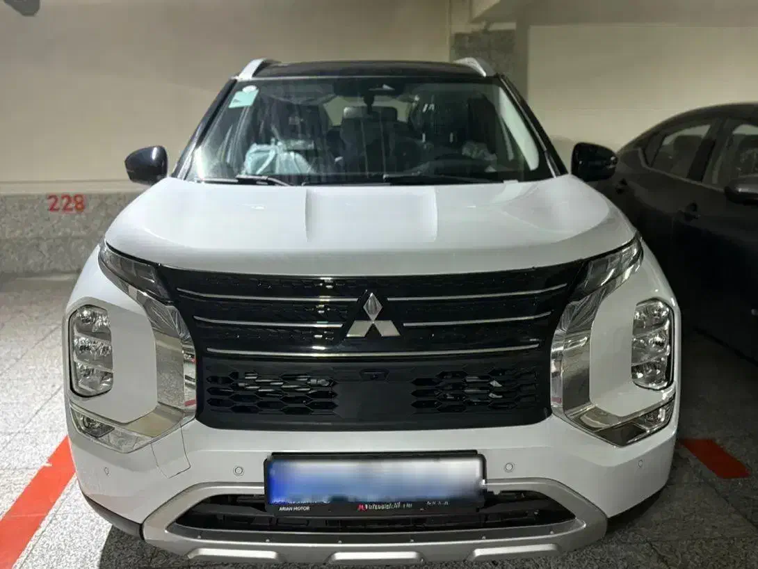 اوتلندر اچ دو دف سفید سقف مشکی|خودرو سواری و وانت|تهران, ازگل|دیوار