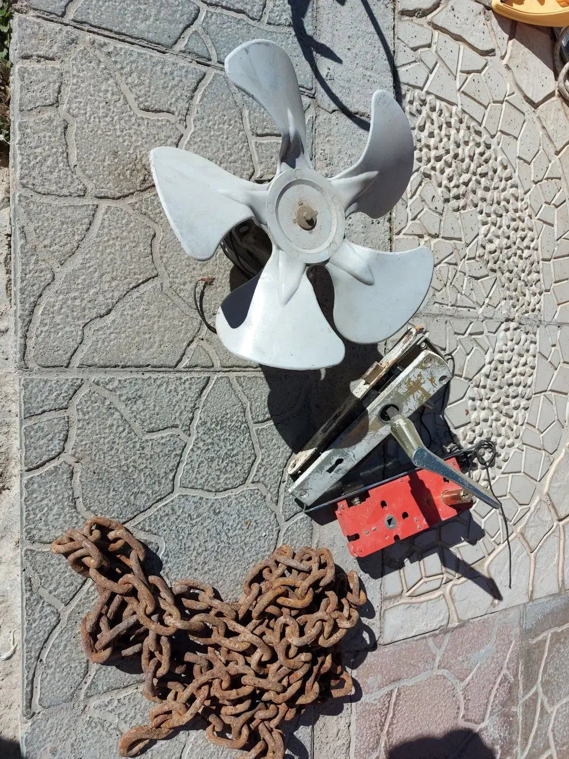 فن.قفل در. زنجیر|ابزارآلات|زبرخان, |دیوار