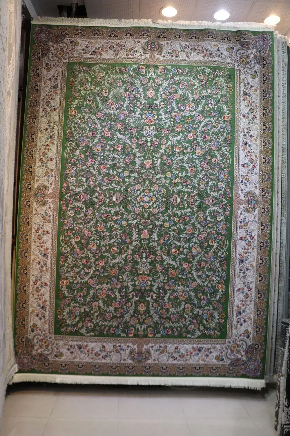 ۱۷۰۰ شانه سبز جدید ترین|فرش|گلبهار, شهر جدید گلبهار|دیوار