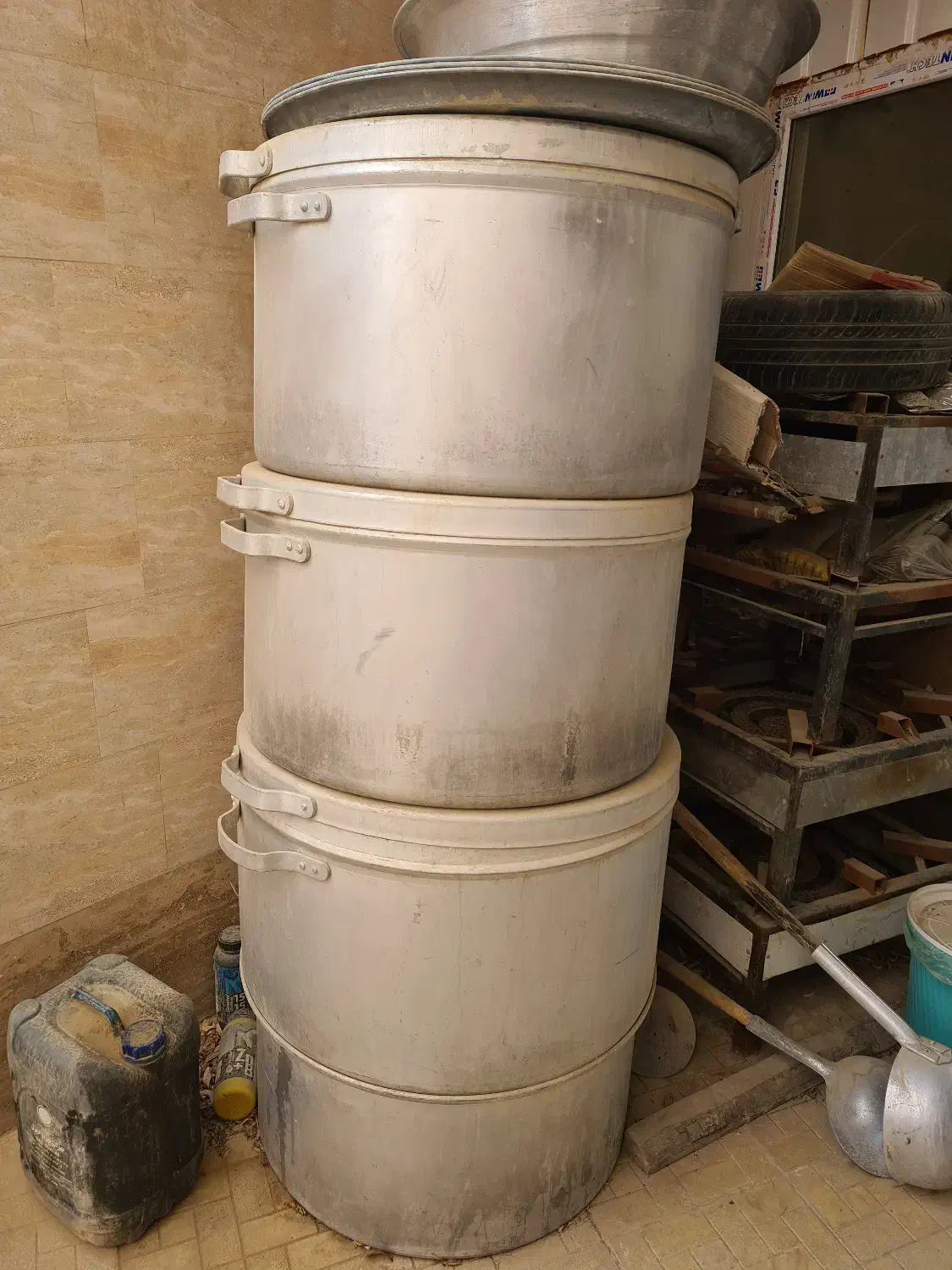 دیگ آلومینیومی|ظروف پختوپز|رودهن, |دیوار