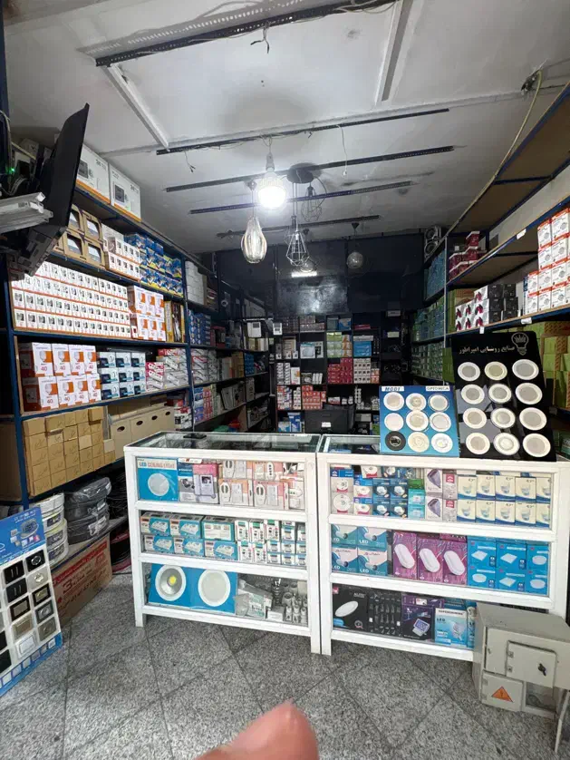 به یک همکارآقا جهت کاردر الکتریکی نیازمندیم|استخدام صنعتی، فنی، مهندسی|تهران, خاک سفید|دیوار