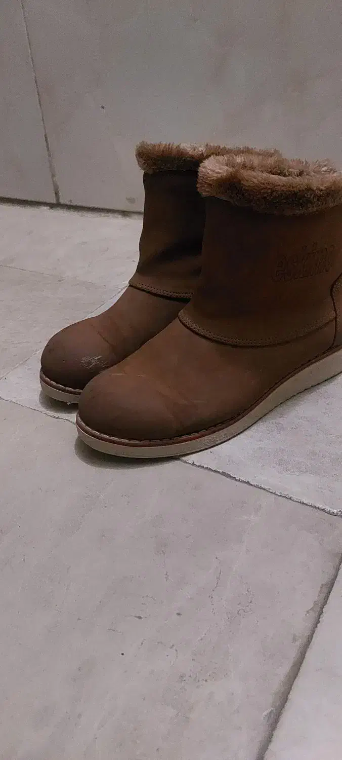 کفش|لباس|کرج, ساسانی (قلمستان)|دیوار