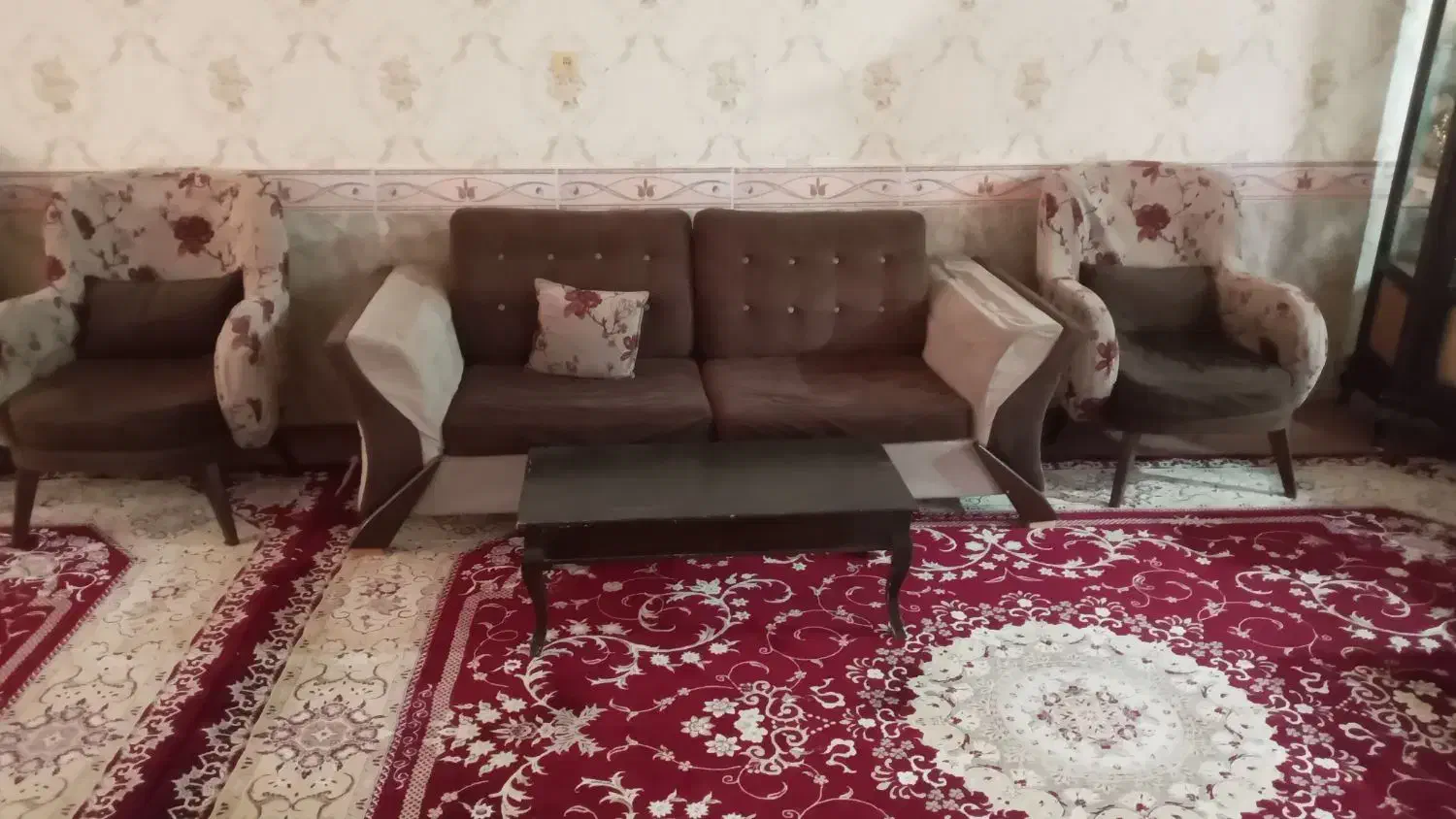 مبل راحتی ۷ نفره در حد نو همراه با میز عسلی هاش|مبلمان خانگی و میز عسلی|شیروان (خراسان), |دیوار