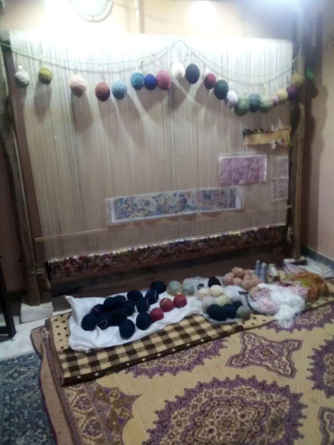 فرش نیمه کاره ۷۰ رج نقشه شادکام|فرش|تبریز, |دیوار