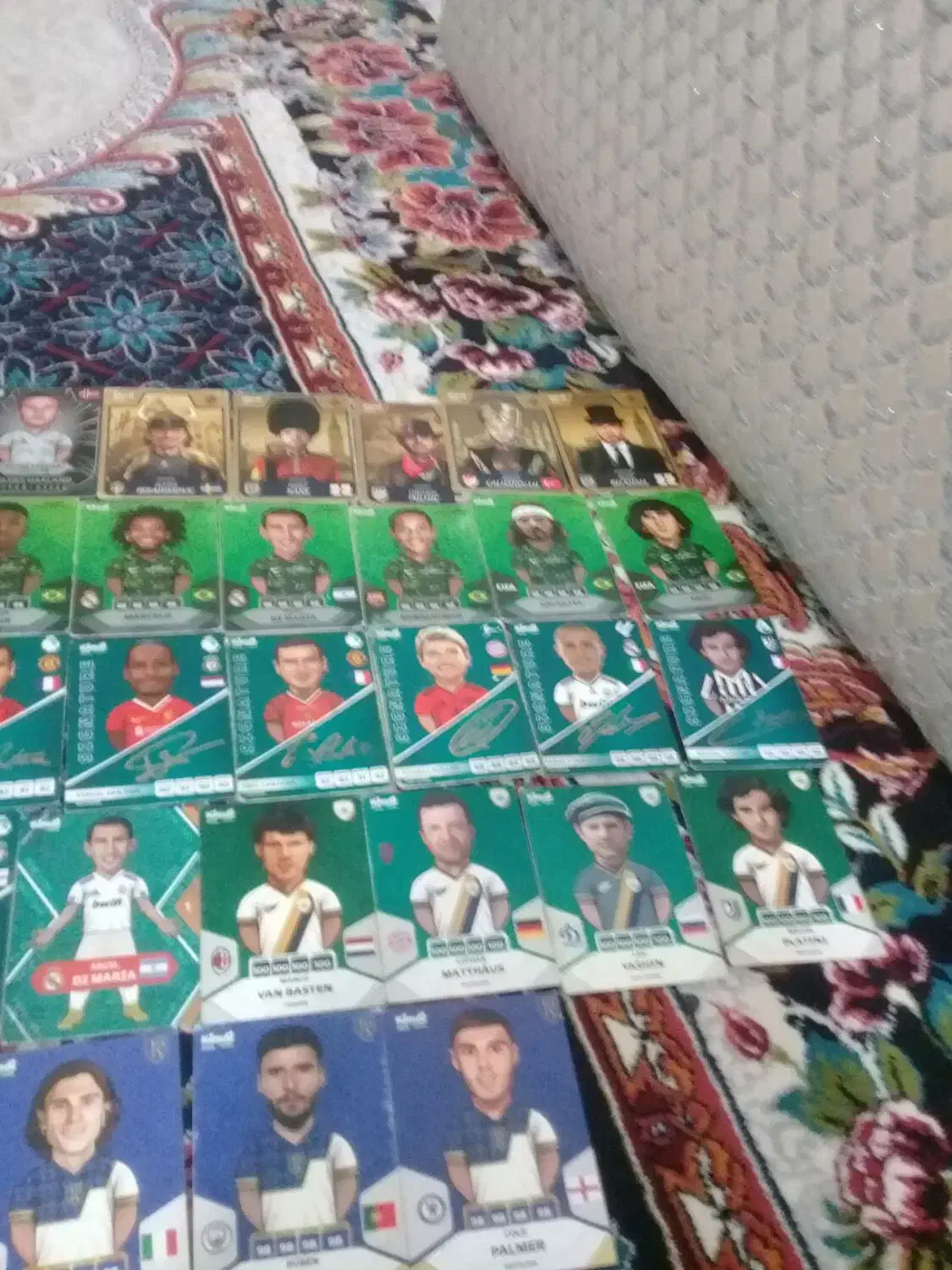 کیمدی|اسباب‌‌بازی|لالی, |دیوار