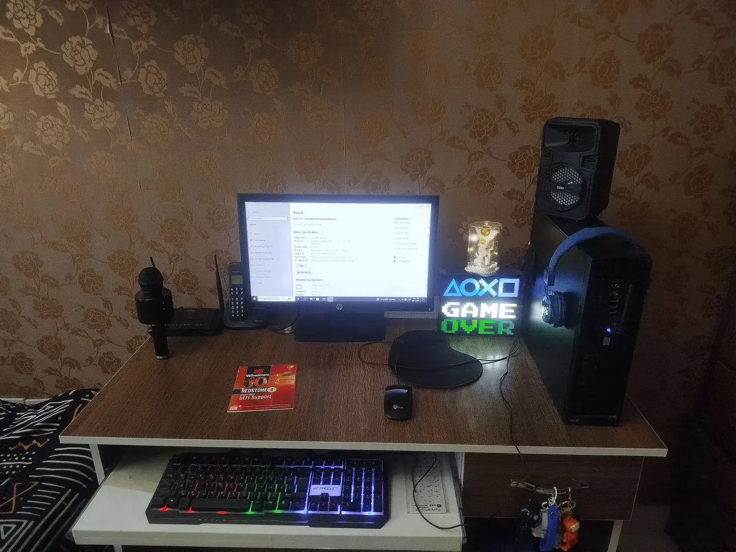 کامپیوتر و میز|رایانه رومیزی|کرمانشاه, |دیوار