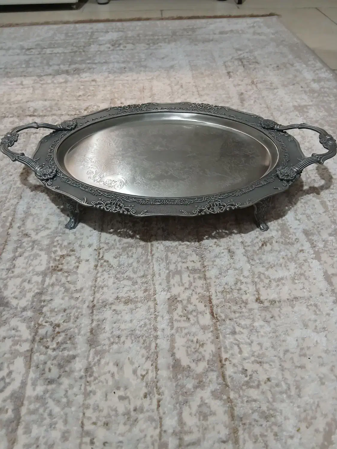 سینی پایه دار نو. اصلا استفاده نشده|ظروف سرو و پذیرایی|تهران, هفده شهریور|دیوار