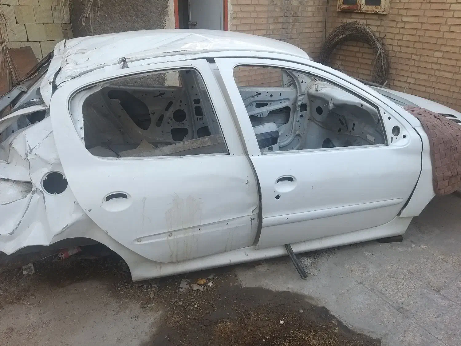 اتاق ۲۰۷ تصادفی|قطعات یدکی و لوازم جانبی|اهواز, رسالت|دیوار