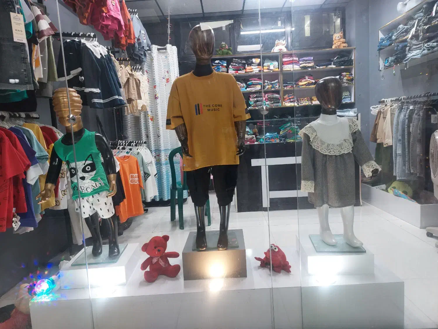 لباس بچه گانه با قیمت فوق العاده|کفش و لباس بچه|فولادشهر, B2|دیوار