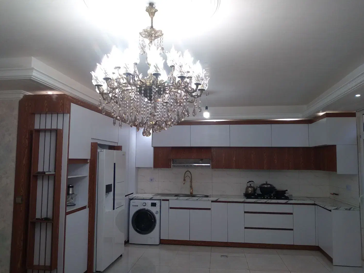 لوستر برنجی ۱۴ شاخه دوبل یعنی ۲۸ تا لامپ میخوره|لوستر و چراغ آویز|نظرآباد, نظرآباد|دیوار