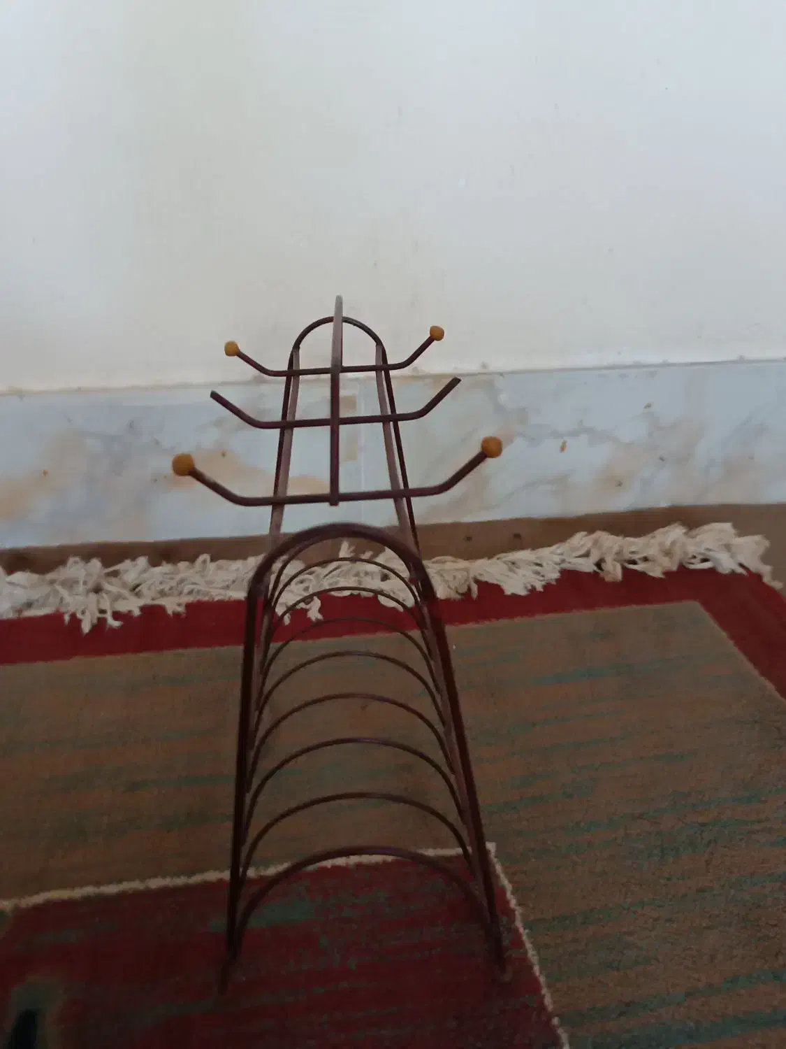 استندفنجان|آب‌چکان و نظم‌دهنده ظروف|سبزوار, ولیعصر (نجار آباد)|دیوار