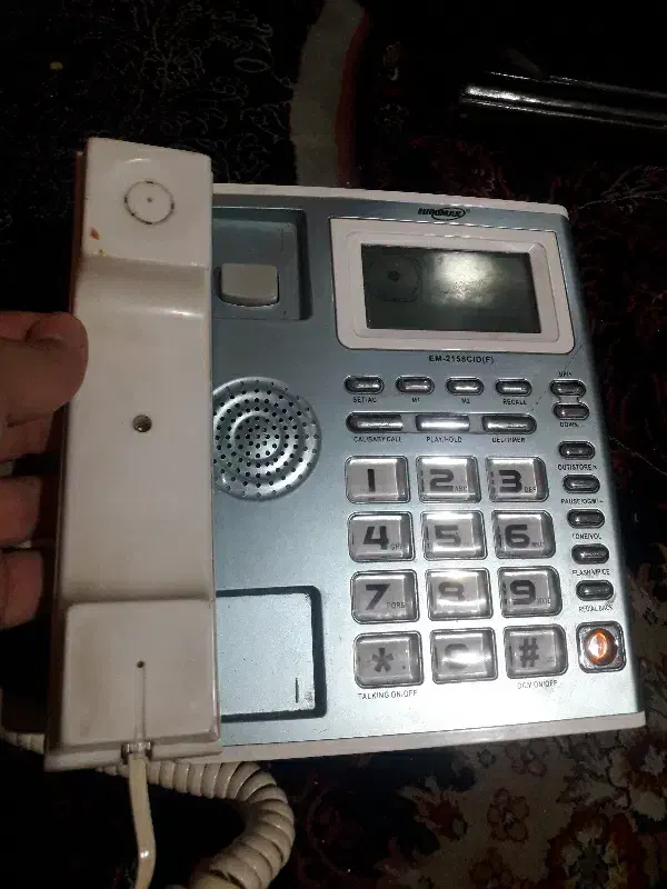 تلفن رو میزی در حد نو|تلفن رومیزی|شیراز, شهرک سراج‎|دیوار