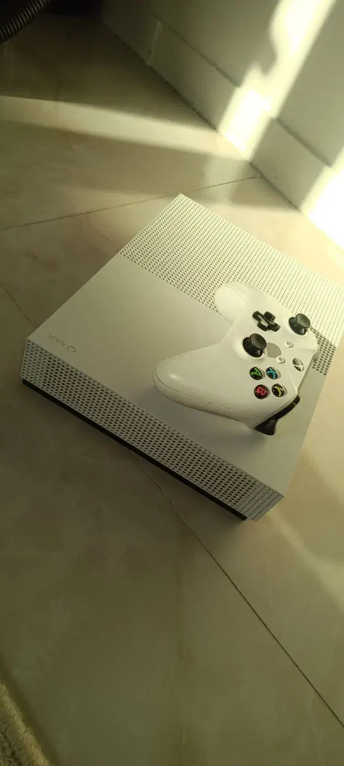 کنسول ایکس باکس وان اس همراه با گیم پس سه ماهه|کنسول، بازی ویدئویی و آنلاین|تهران, تولید دارو|دیوار