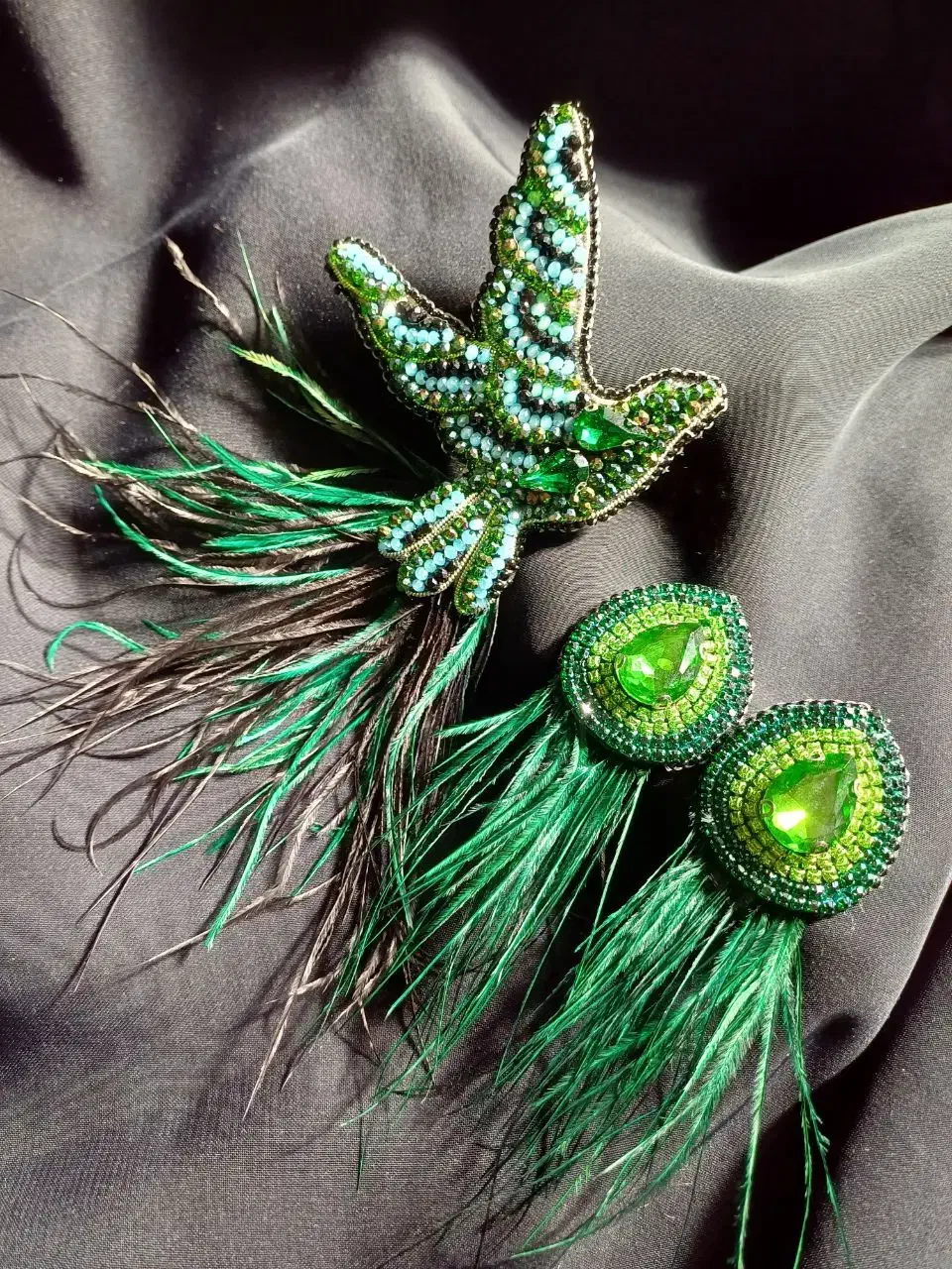 سنجاق سینه وتاج جواهردوزی شده|بدلیجات|قم, ولیعصر|دیوار