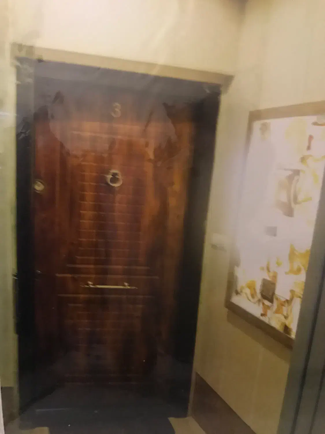 آپارتمان مسکونی ۹ سالهٔ بابک خرم دین