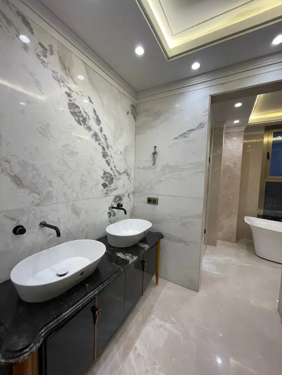 ۵۰۰ و ۲۵۰ متری تاپ لوکیشن زعفرانیه/برج کلاسیک