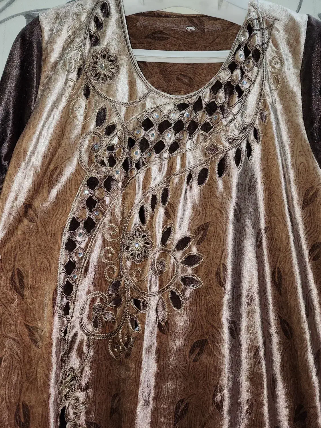 لباس زنانه|لباس|قم, شاه ابراهیم|دیوار