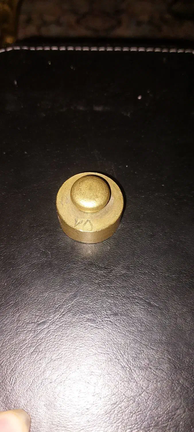 سنگ ترازو برنجی|کلکسیون اشیاء عتیقه|اراک, |دیوار