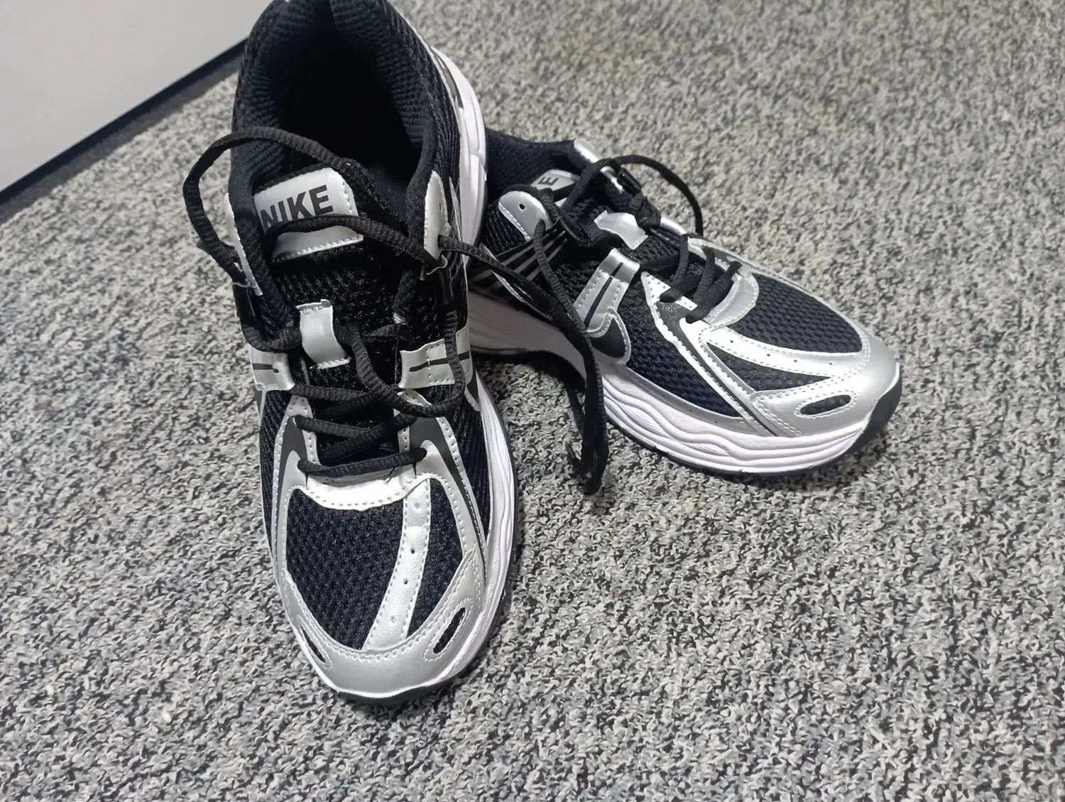 کفش نایک...|کیف، کفش، کمربند|هادی شهر, |دیوار