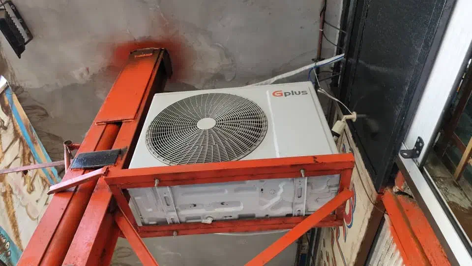 اسپیلت|کولر گازی و فنکوئل|شیراز, کوشک میدان|دیوار