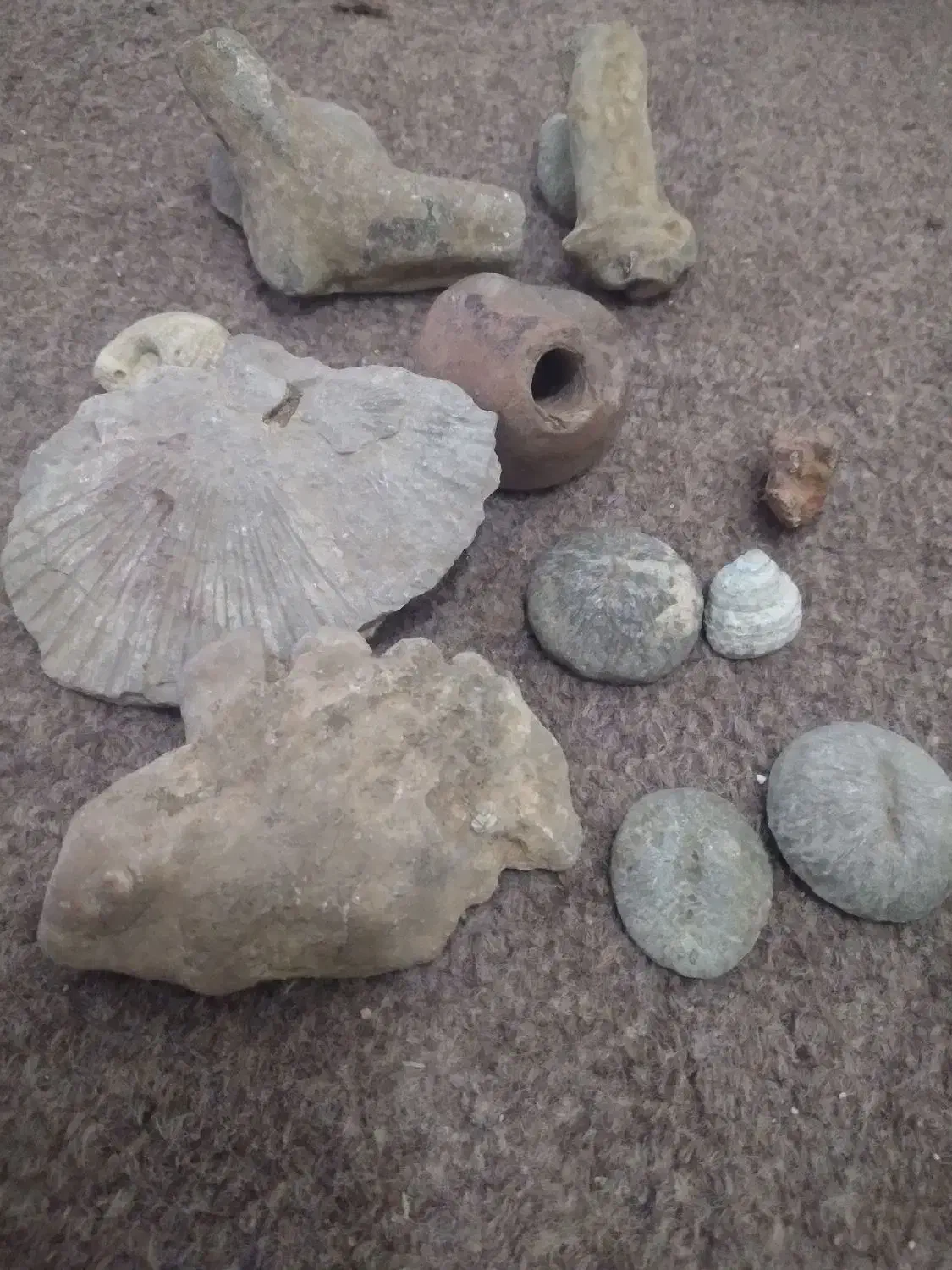 بنام خدا یک سری سنگ دوران عصر سنگی و مس|کلکسیون اشیاء عتیقه|خرم‌آباد, |دیوار