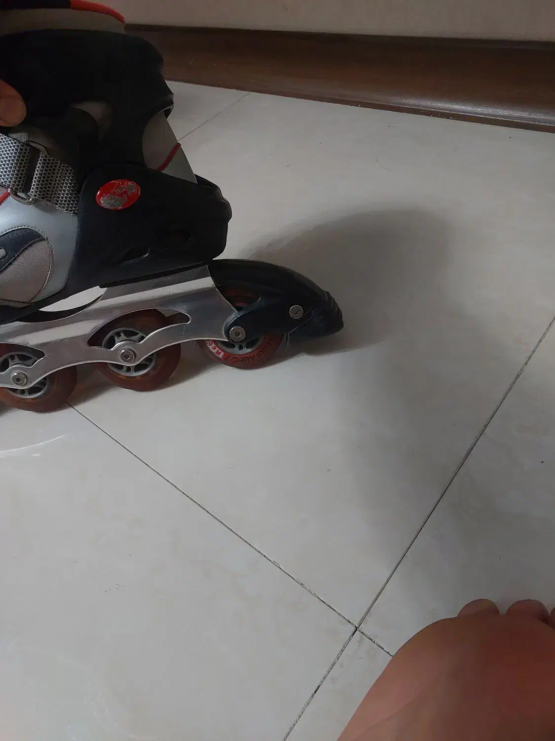 اسکیت|دوچرخه، اسکیت، اسکوتر|اندیشه, اندیشه فاز ۴|دیوار