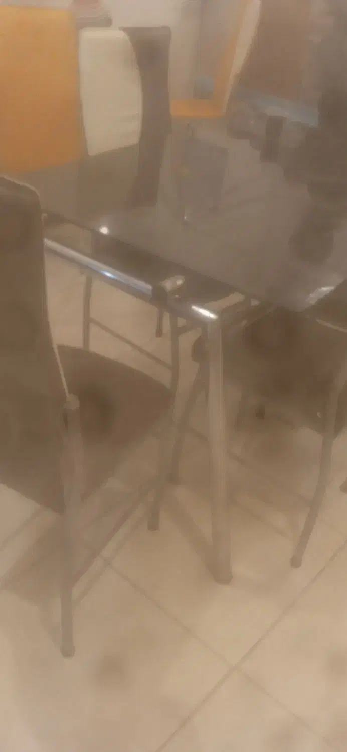 میز شیشه ای پایه محکم استیل سالم|میز و صندلی غذاخوری|گناباد, |دیوار
