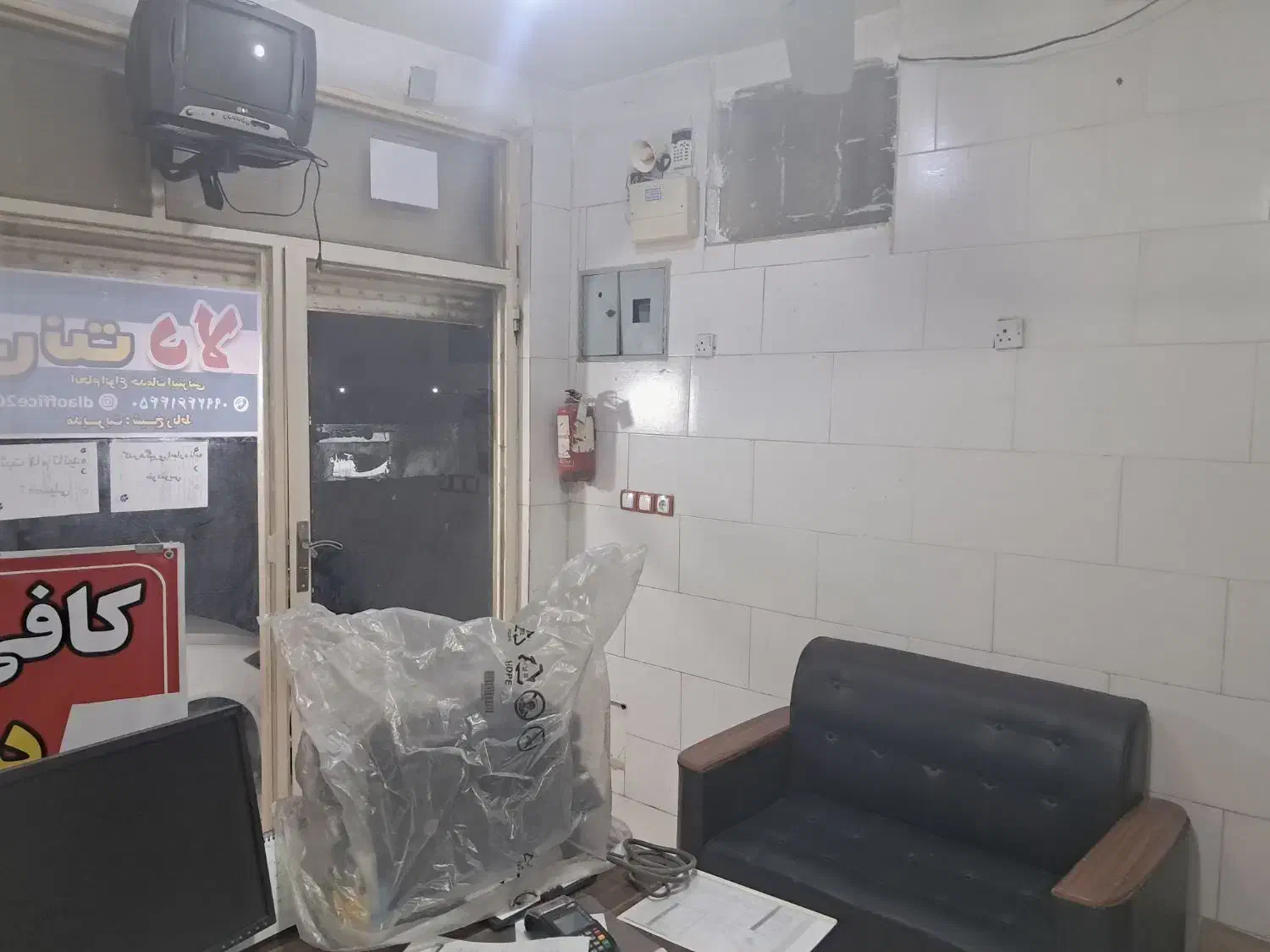 اجاره مغازه تجاری درخیابان اصلی۶رشد|اجارهٔ مغازه و غرفه|اهواز, فرهنگ شهر|دیوار