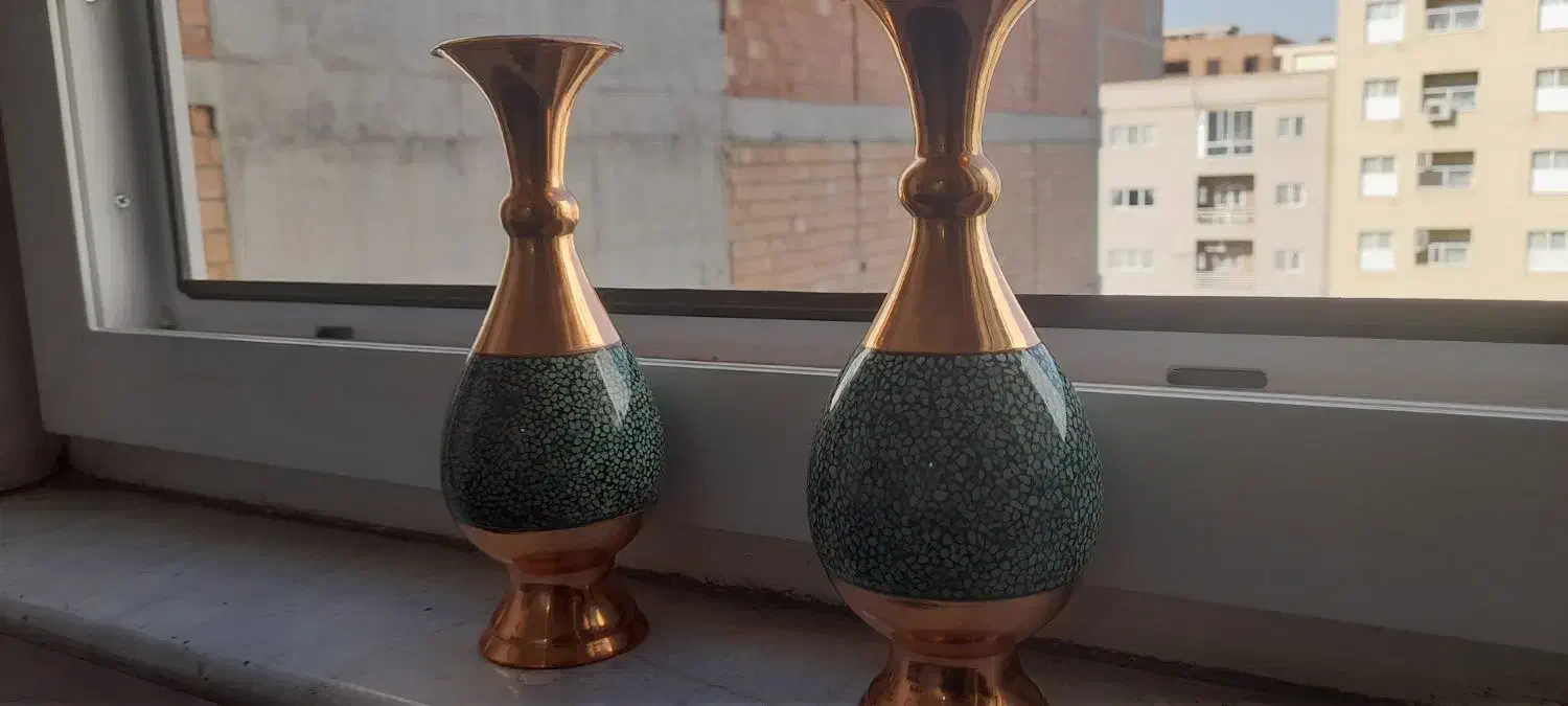دو گلدان مسی  مناسب دکور لوکس خانه مارک آقا جانی|صنایع دستی و سایر لوازم تزئینی|تهران, دانشگاه شریف|دیوار