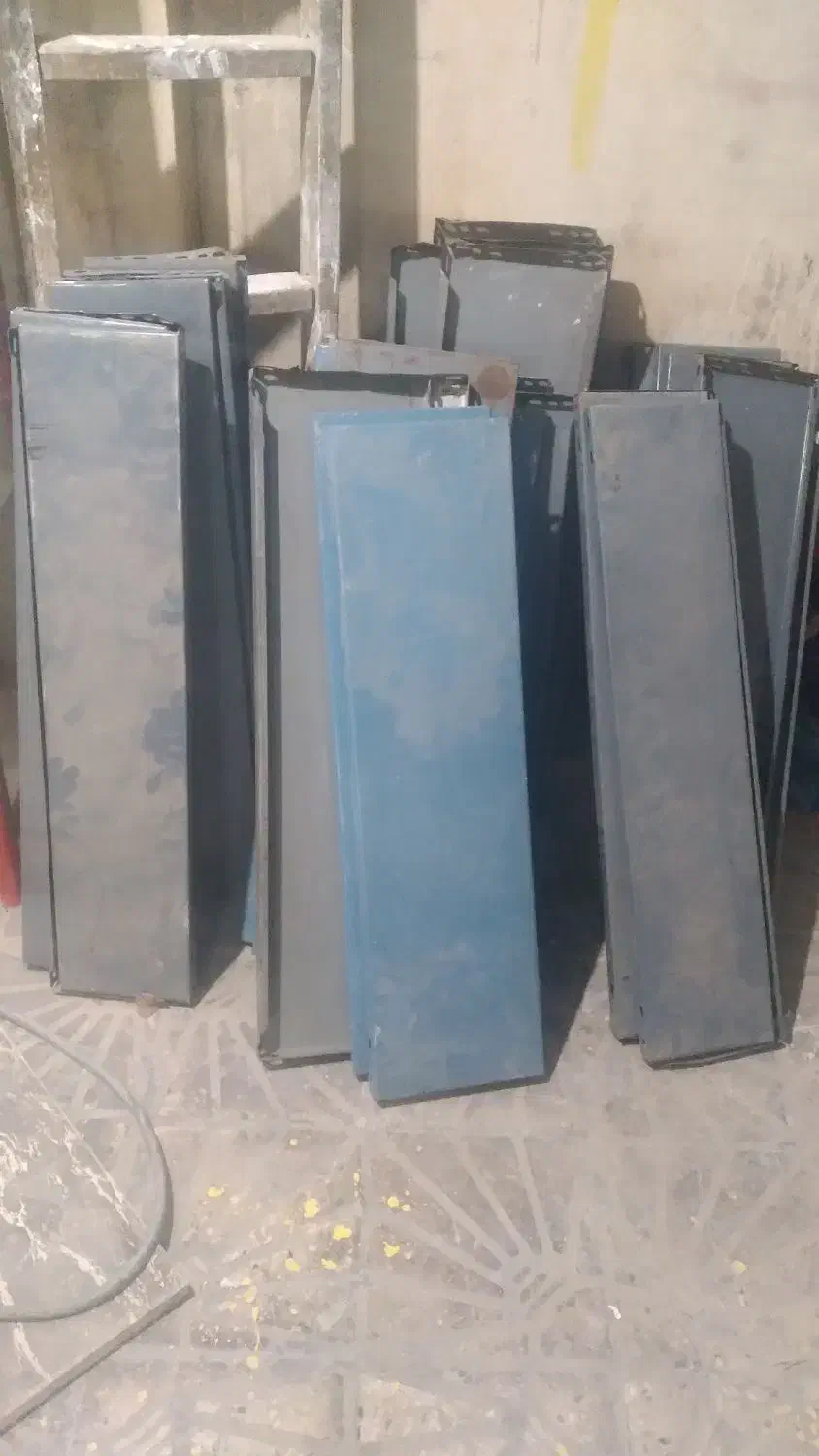 قفسه باپایه پیچ ومهره ای سالم|کتابخانه، شلف، قفسه‌های دیواری|دورود, |دیوار