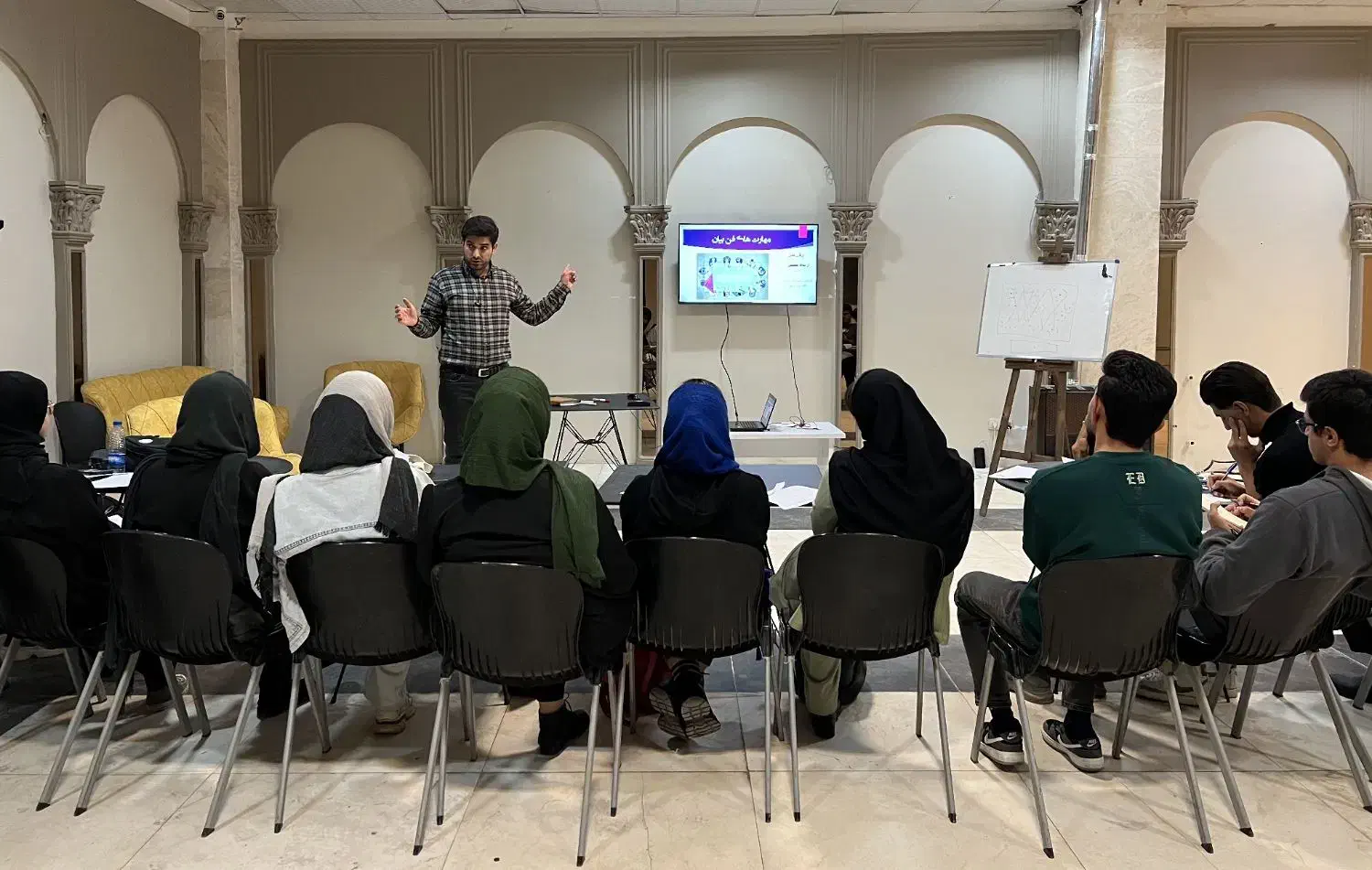 دوره تولیدمحتوا و تدوین با گوشی|خدمات آموزشی|کرمان, |دیوار