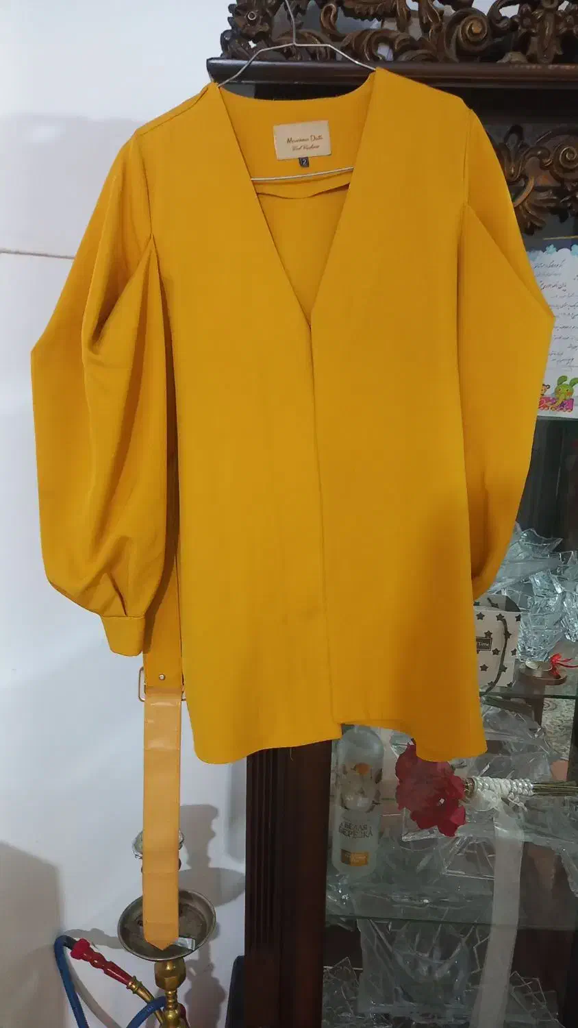 یه عدد مانتو و دو عدد لباس مجلسی و لباس ژیمناستیک|لباس|مشکیندشت, |دیوار