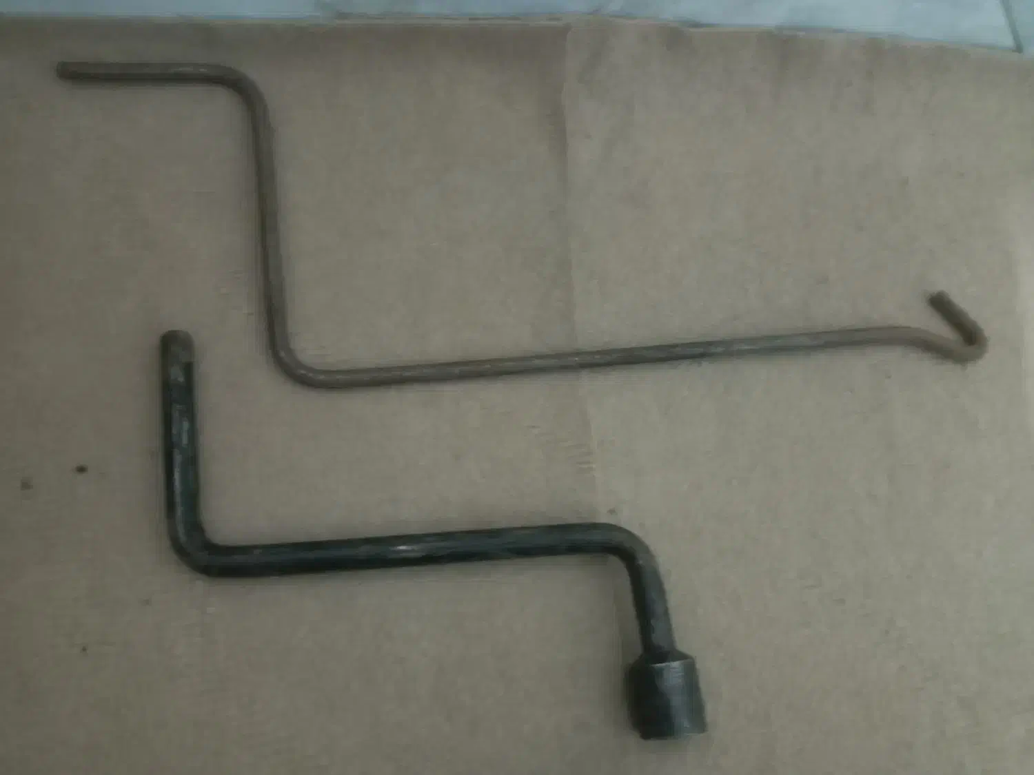 آچار چرخ و بالا بر جک|قطعات یدکی و لوازم جانبی|ماهدشت, |دیوار