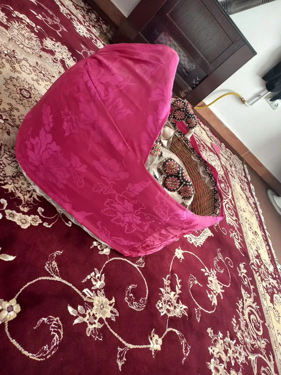 گهواره ی بچه|تخت و صندلی بچه|سنندج, |دیوار