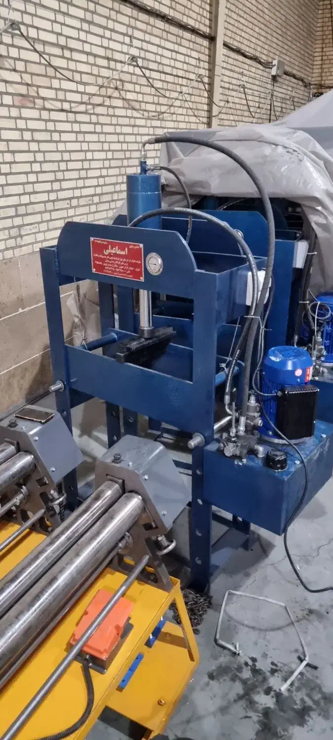 پرس کارگاهی هیدرولیک ۲۵ تن و ۳۰ تن مکانیکی|ماشین‌آلات صنعتی|پردیس, شهرک صنعتی کمرد|دیوار