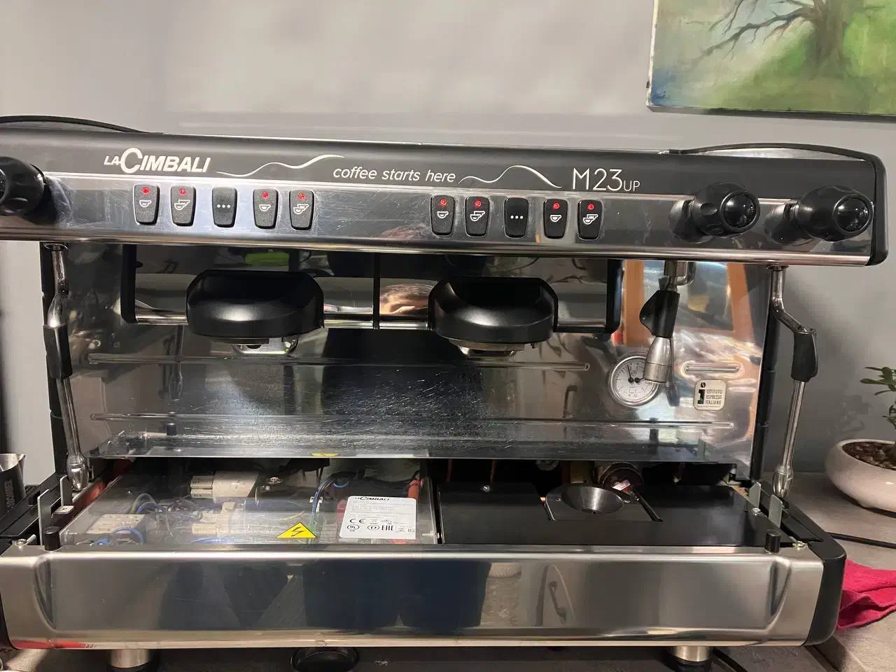 اسپرسوساز صنعتی دو گروپ|کافیشاپ و رستوران|اندیشه, اندیشه فاز ۱|دیوار