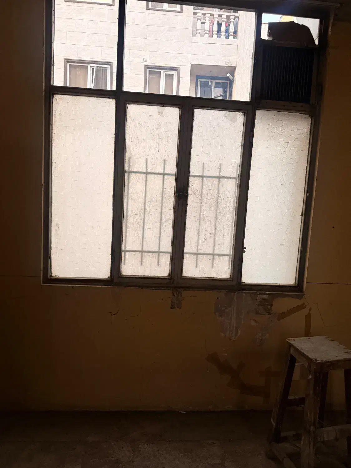 ساختمان ۳ طبقه مستقل دربست