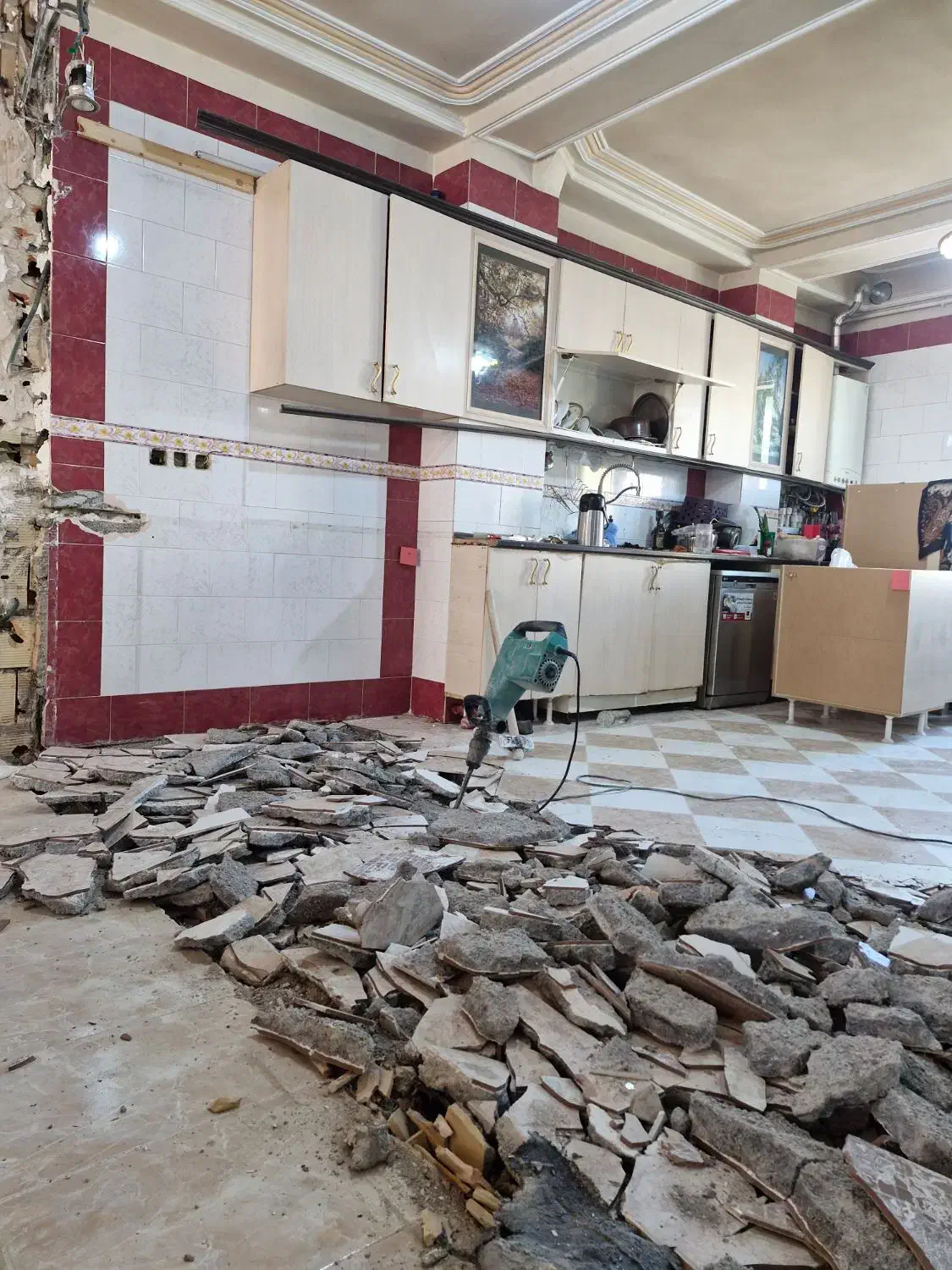 بتن کنی وتخریب دژبر و سوراخکاری منصفانه|خدمات پیشه و مهارت|تبریز, |دیوار