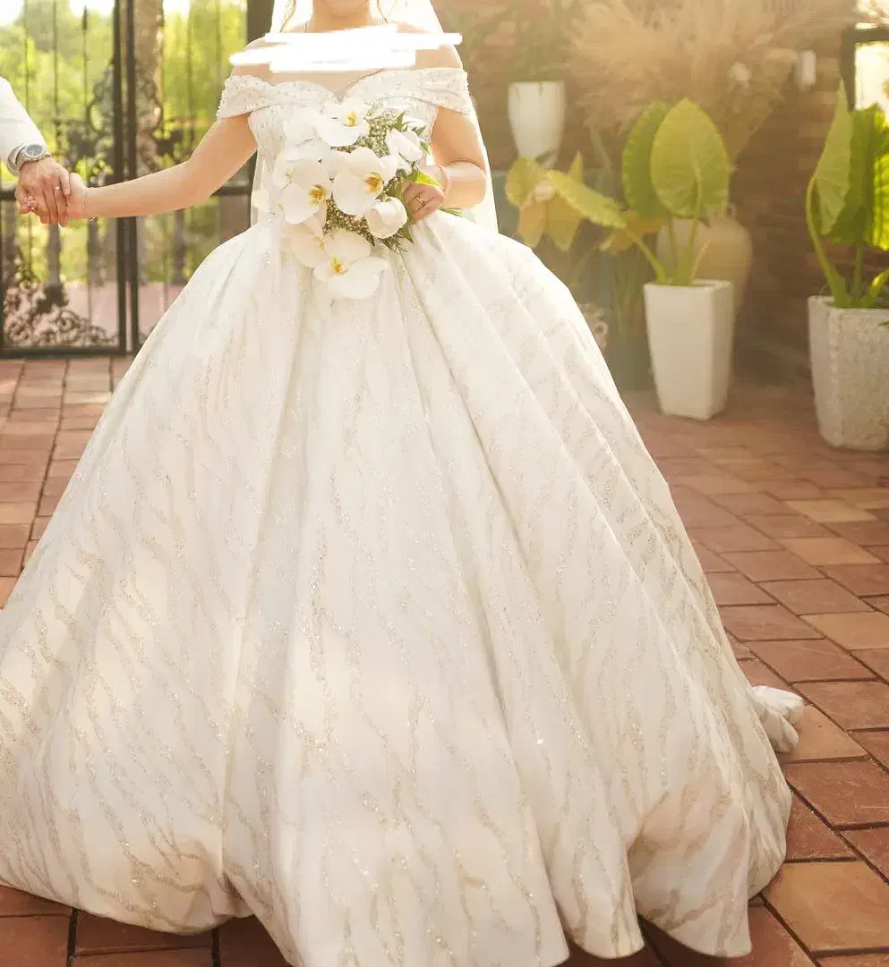 لباس عروس مزونی درحدنو|لباس|رشت, گلسار|دیوار