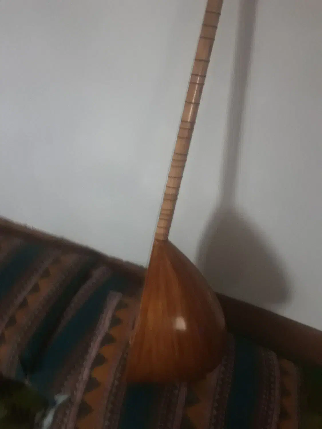 ساز استانبلی|سازهای سنتی|چهاربرج, |دیوار