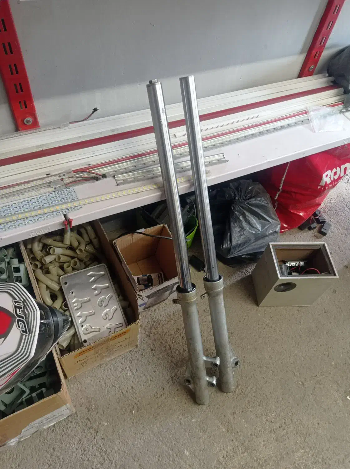 کمک جلو تریل روان|قطعات یدکی و لوازم جانبی|هشتگرد, قاسم آباد بزرگ|دیوار