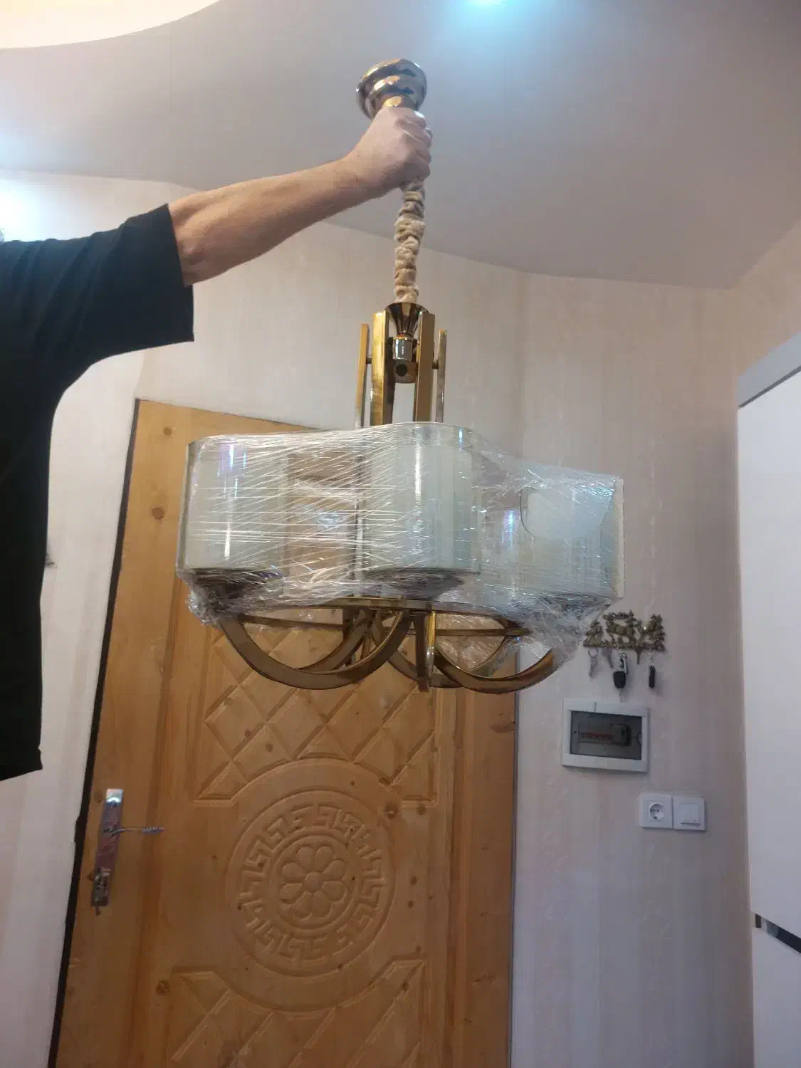 لوستر۶شاخه برنزسالم|لوستر و چراغ آویز|اسلام‌شهر, شهرک قائمیه|دیوار